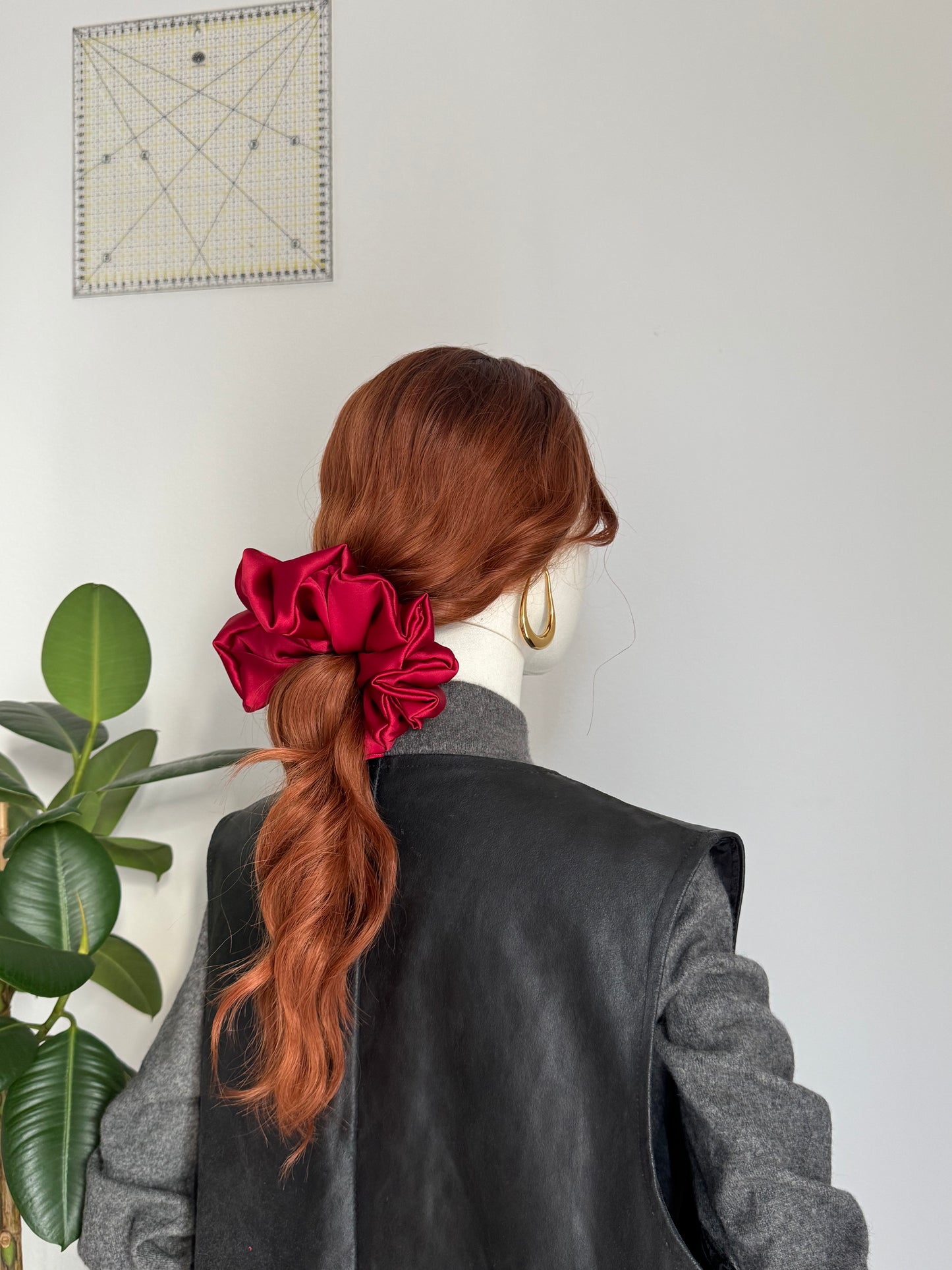 Scrunchie Velvet Cake