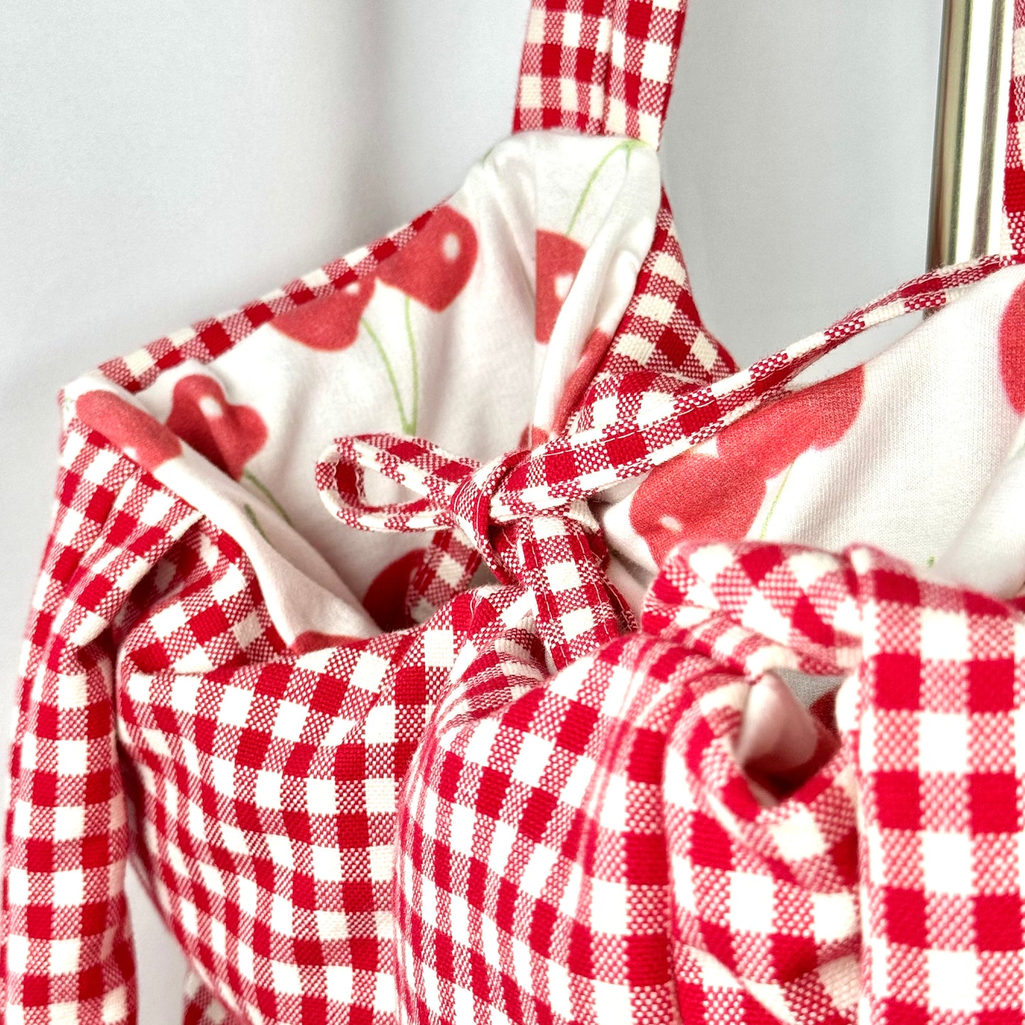 Red Picnic Puffy Bag