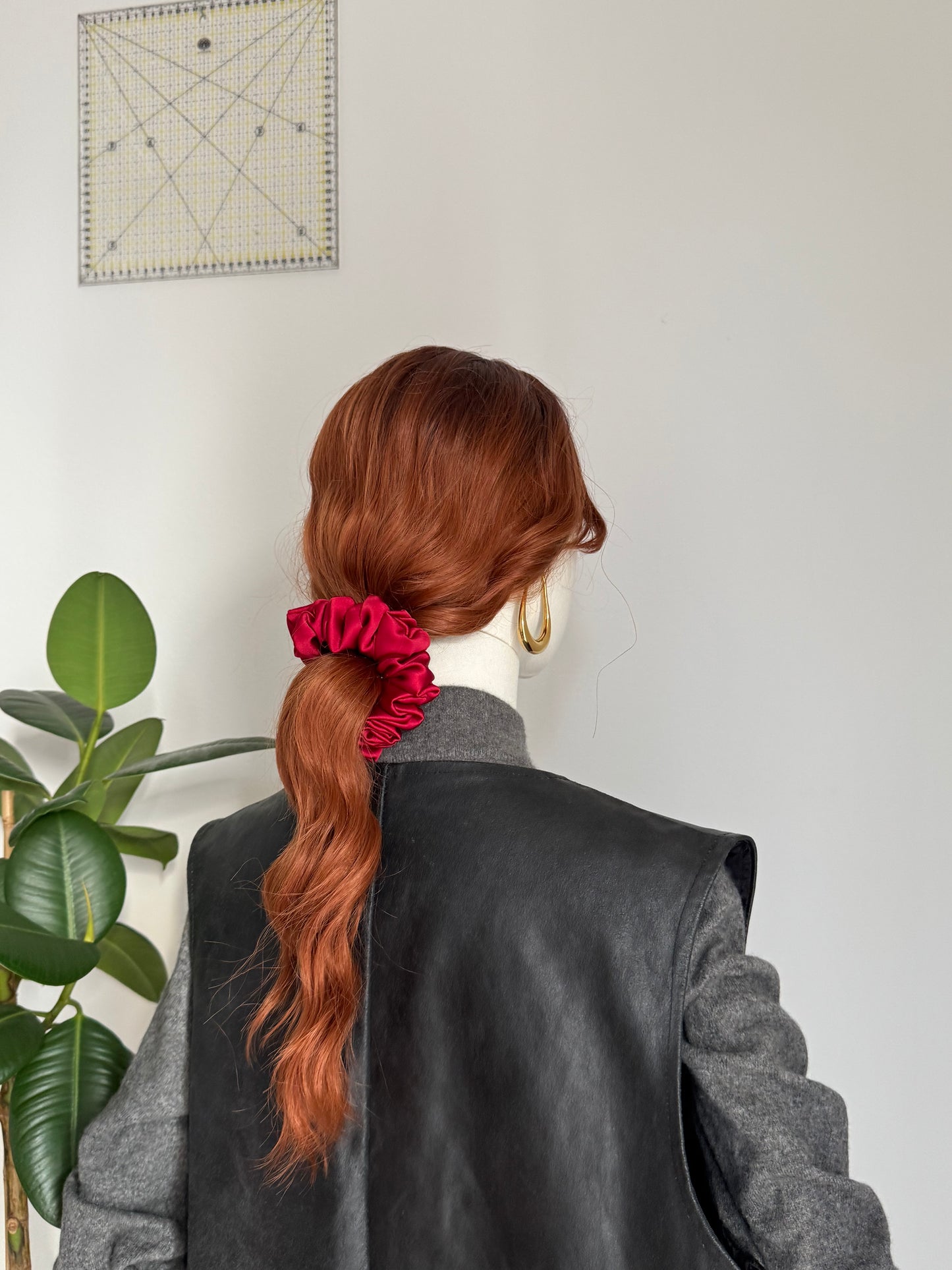 Scrunchie Velvet Cake